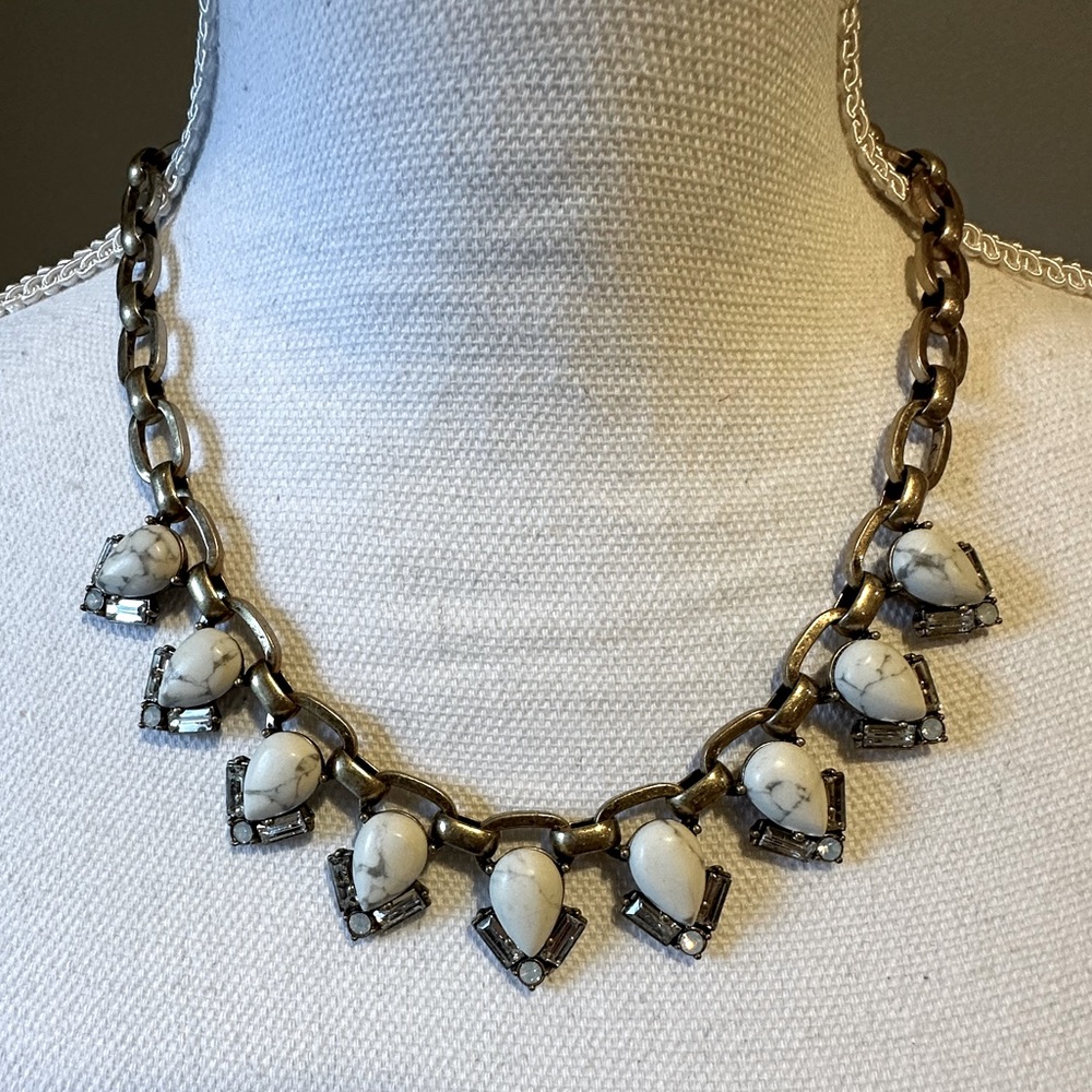 CHLOE + ISABEL - Howlite & Crystal Necklace